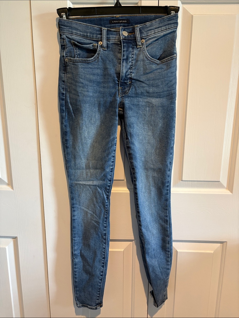 Lucky Brand Women's Medium Blue Skinny Jeans